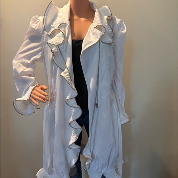 White Ruffled Rain / Trench Coat - Picture 4 of 9